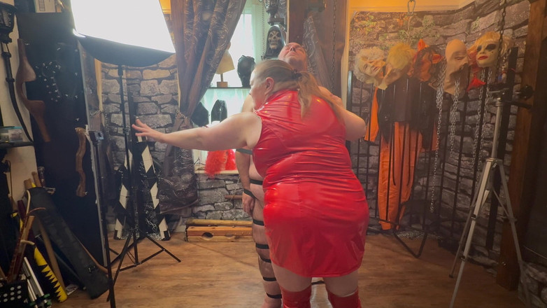 Aaexperiencesltd: Bahagian 3:- Domina Secures Booboo di Dungeon