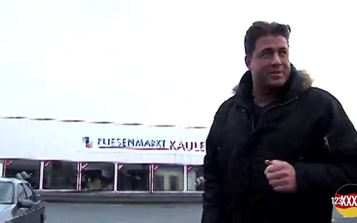 123XXX - Fucked Amateurs in Germany!: Gözlüklü kısa saçlı esmer açık havada emiyor ve sikişiyor