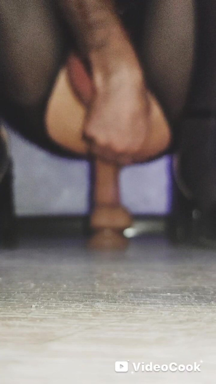 Lana Cross: Cool Alone