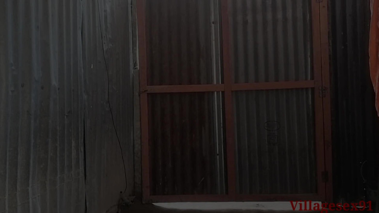 Villagesex91: Desi village vera moglie chudai in scopata a pecorina all'aperto