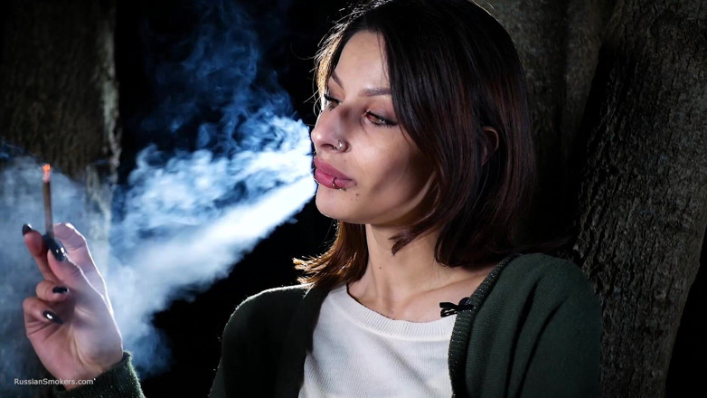 Russian Smokers: Sweet Russian Girl Smoking Cigarette Outdoor Daylight