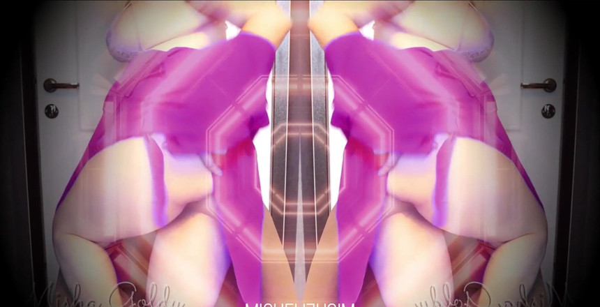 Goddess Misha Goldy: Mijn kleine biggen vinden het heerlijk om mijn slaven te...