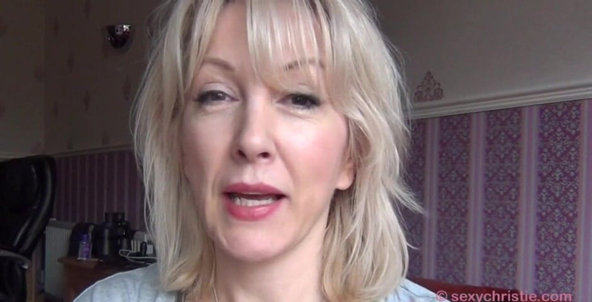 British Cougar: Istri selingkuh tertangkap basah di depan kamera