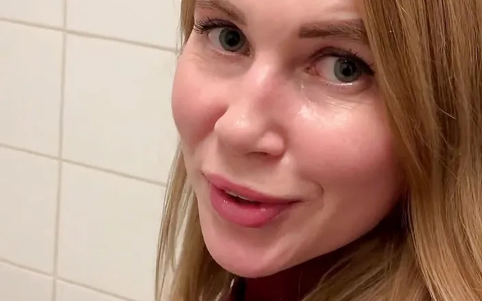 SugarNadya: Went into the airport bathroom with SugarNadya, stripped her and...