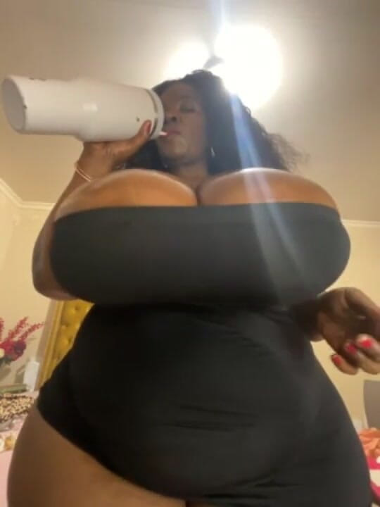 Legendary Booty Overdose: Bouncing Giant Tits