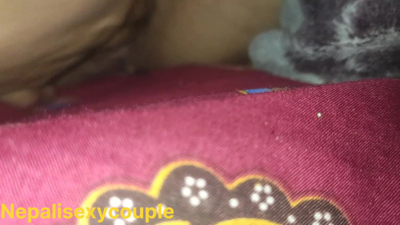 Nepalisexycouple: Ibu tiri air putih kencing