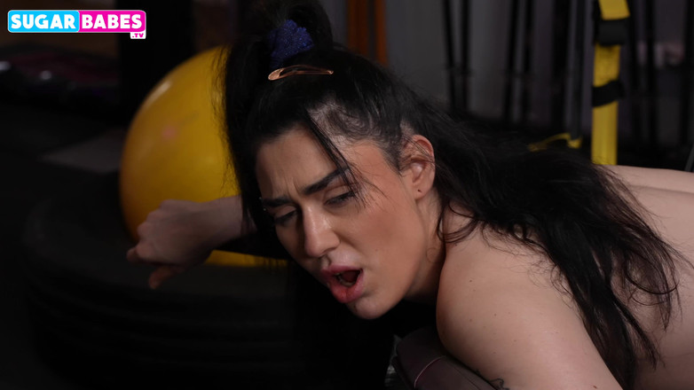 SugarBabesTV: Грецька тінка в тренажерному залі