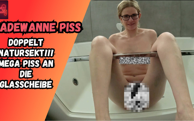 Perverted Double Episs in Glass Bathtub! the Slut Gets Pissed off!