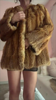 Striptease in a Mink