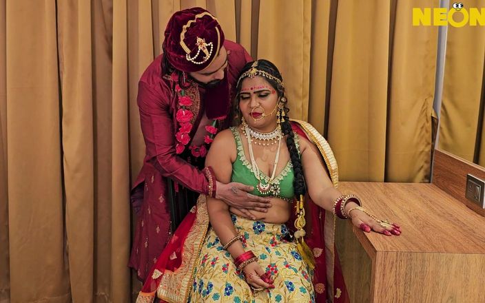 Indian Savita Bhabhi: Dulha Dulhan新婚旅行Desiカップル