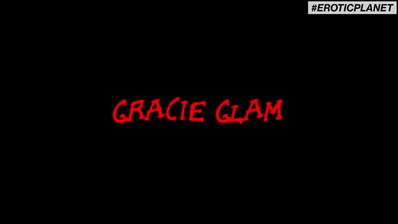 Erotic Planet X: Gracie Glam obtiene su boca llena de polla enorme y...