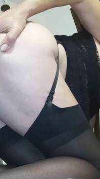 Můj nevlastní syn zjistil, že jsem děvka a ošukal mi zadek a kundičku jako děvka s creampie