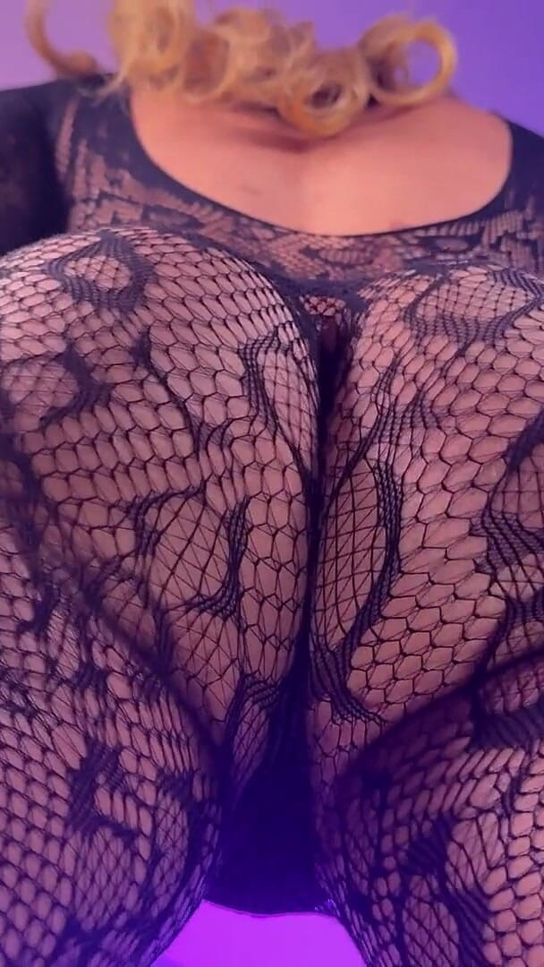 Addiction Never Ends (Goddess Rosie Reed)