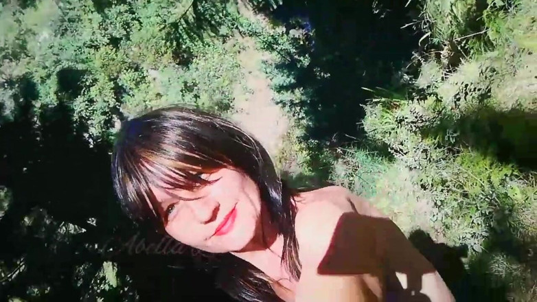 Abella Love: hot kaale baal vaali nagn piknik ke lie paark men...