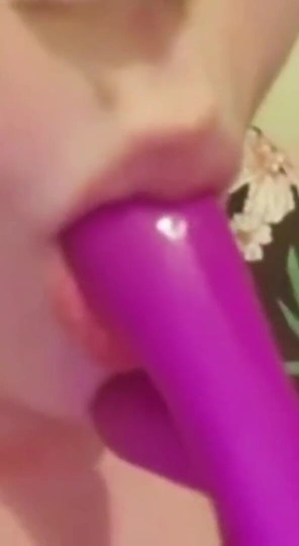 Real homemade BBW BBC porn: YoungEnglishBBW - Squeezing my boobs sucking my hard nipples