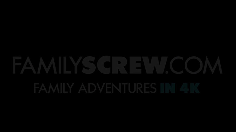 Family Screw: 섹스하는 배다른 아들 - Familyscrew