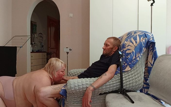 Zona901: Дрочу хуй и делаю минет другу, пока он не кончит