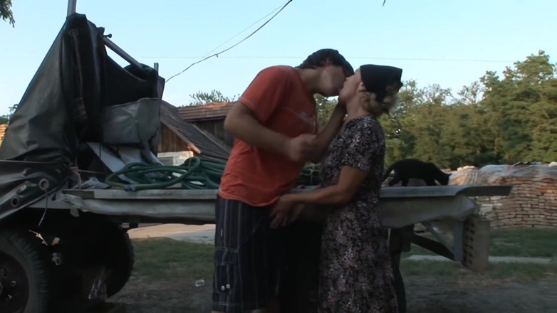 Xtime Grannies: Femeie matură cu sâni mari futută tare de un penis...