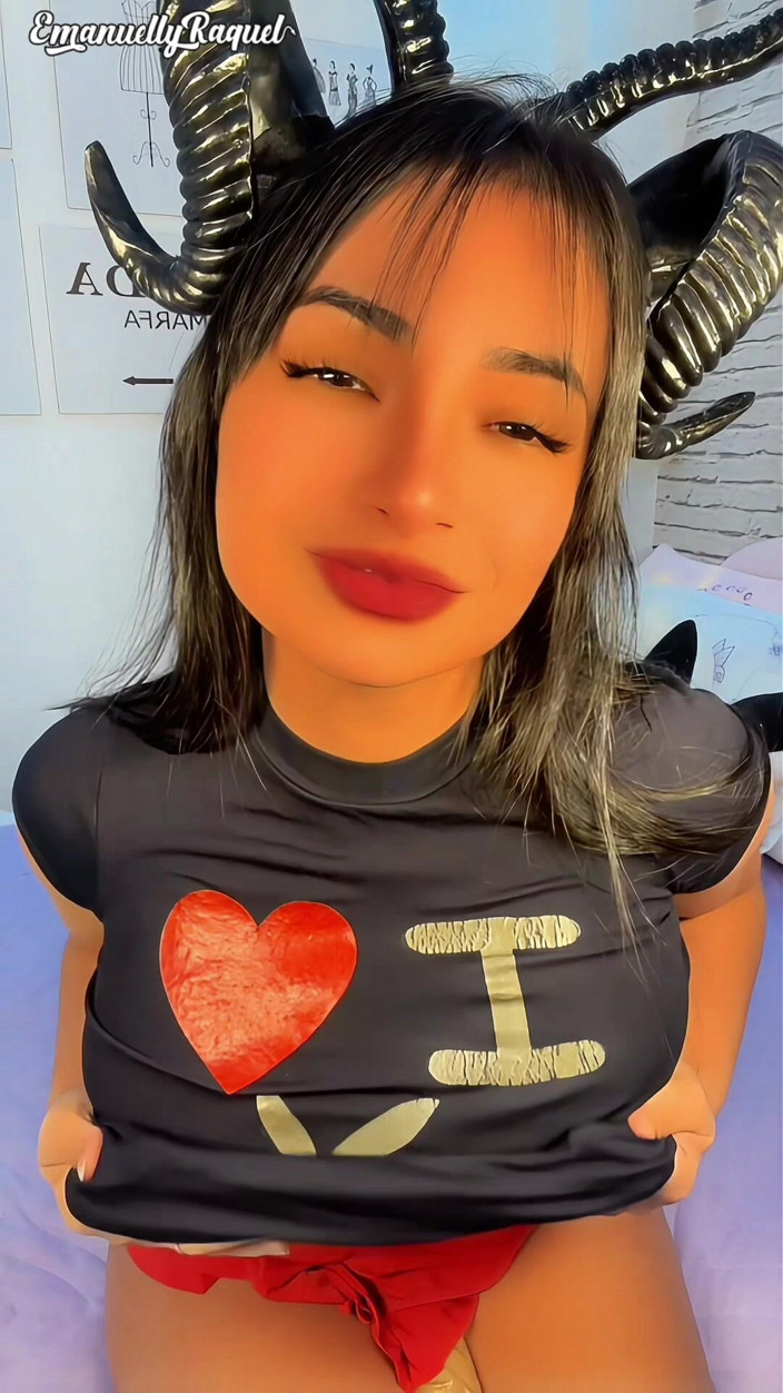 Emanuelly Raquel: Friday Fetish Eat Your Little Milk