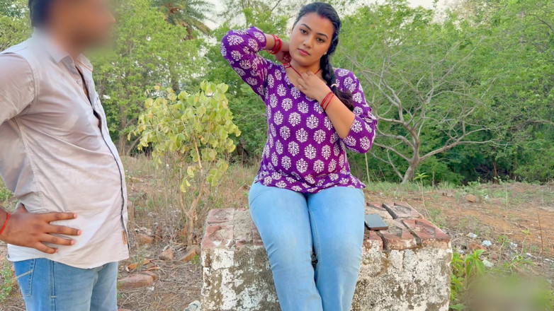 Hotty_ragini: Stranger Girl, Park Me Mili I'm Lucky Boy Mane Uske...