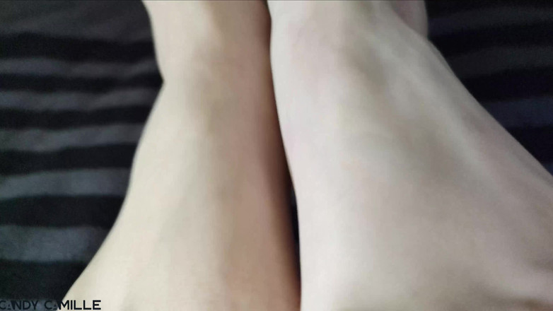 Candy Camille: 非常に秘い女性のクローズアップ