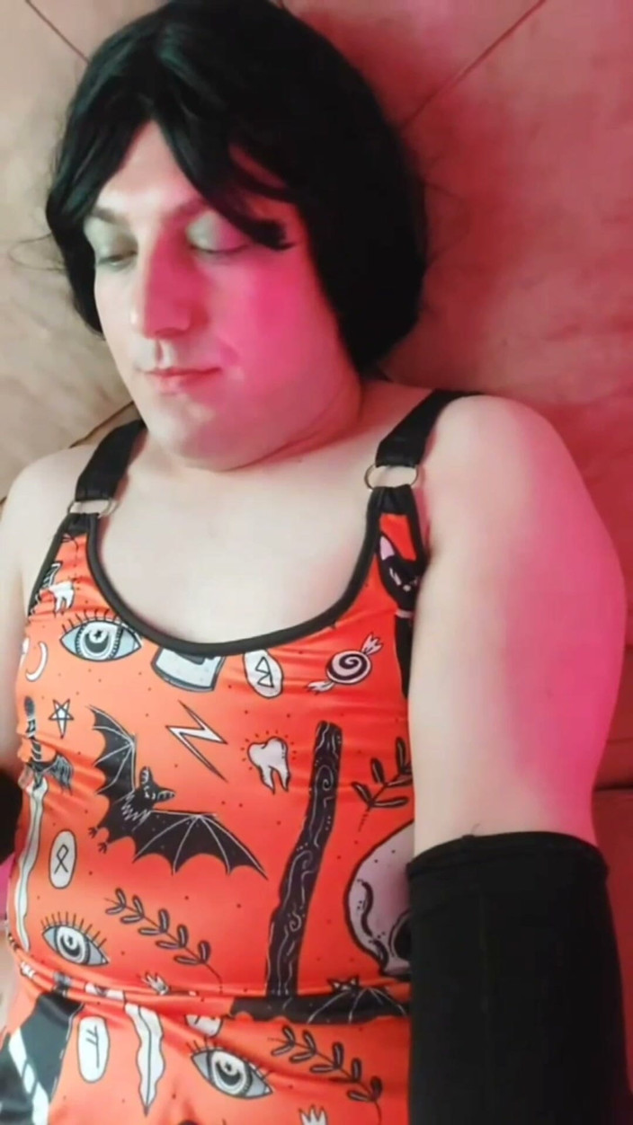 Kitty_Cross: În Halloween, când te prefaci a fi o femeie