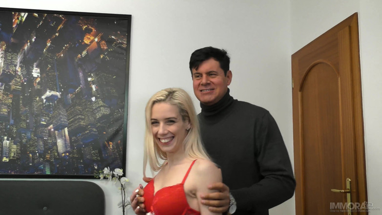 Immoral Live: Nesty me ruega que la preñe profundamente en un chorro...