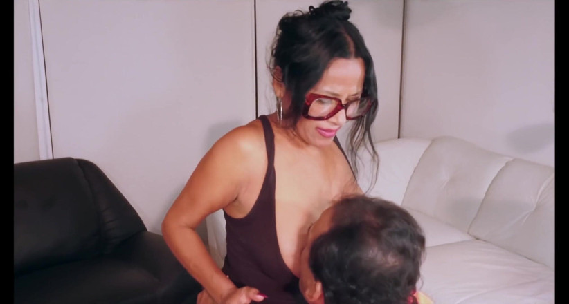 Pelona Squirter Queen: Multi orgasme sperma rokende pijpbeurt