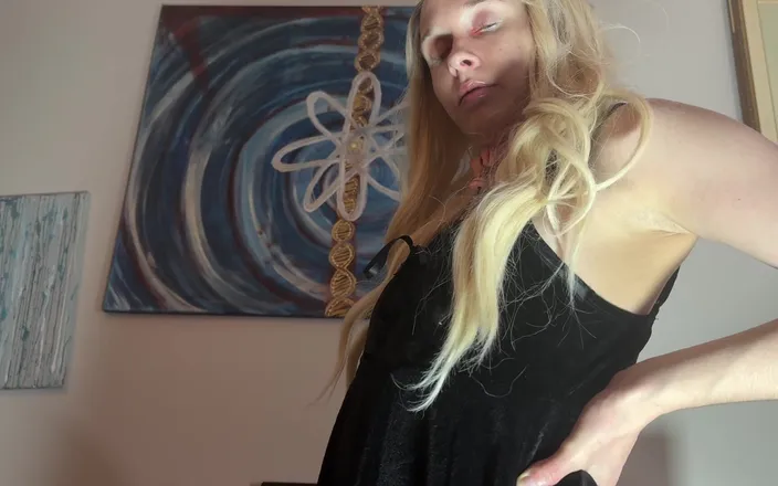 EmoDream1998: Step-daughter Gets Stuck and Step-dad Uses His Big Cock to...
