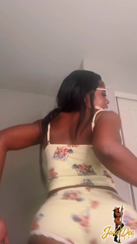 Shaking Ass Like a Good Little Slut