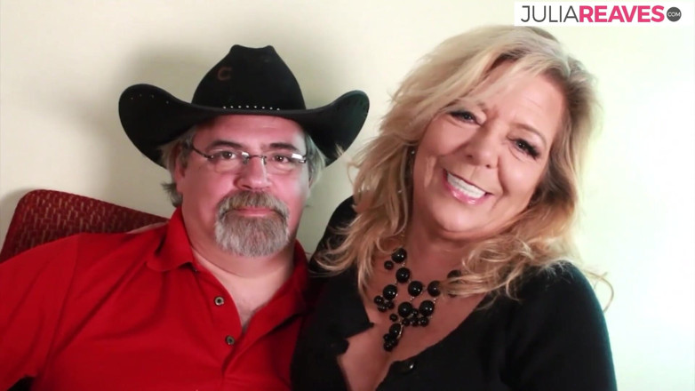 Cuckold Fuckers: Helena baise maintenant une étudiante forte et puissante