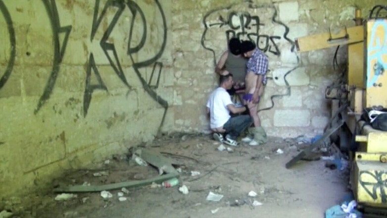 Gaybareback: Disetubuhi oleh 2 scally boys