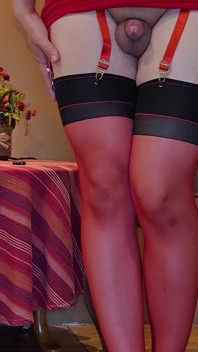 Sissy Kanisa in een vintage plattelandresort deel 4 Mijn jurk uittrekken en lul en kontgaatje laten zien