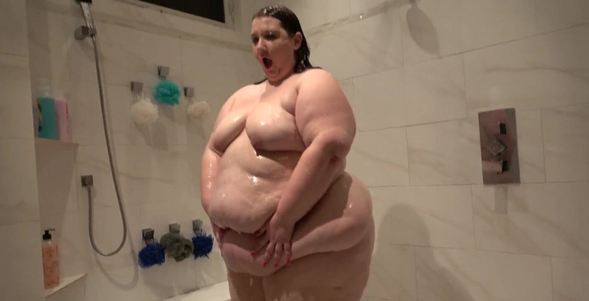 Kayla Peach studios: Товстушка приймає душ