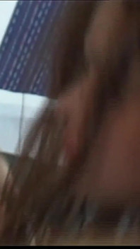 Sexy putas engolem pau e espalham buceta como buscadores de prazer insano 