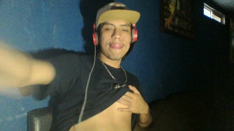 AlexAlejandro13: 我有一个很好的小乳房