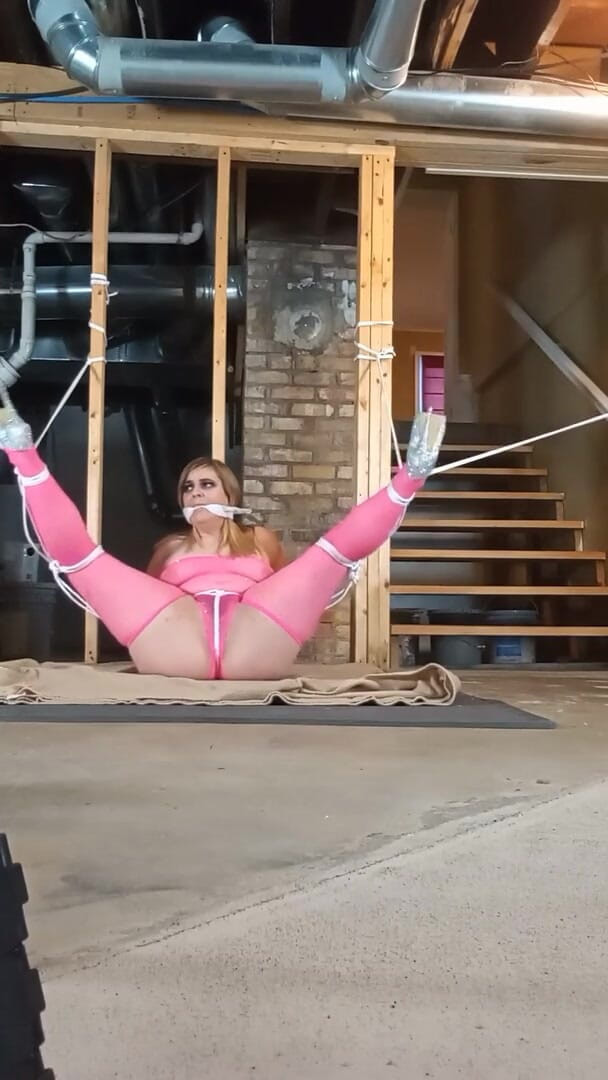 Tropical Lust: Bts bondageshoot
