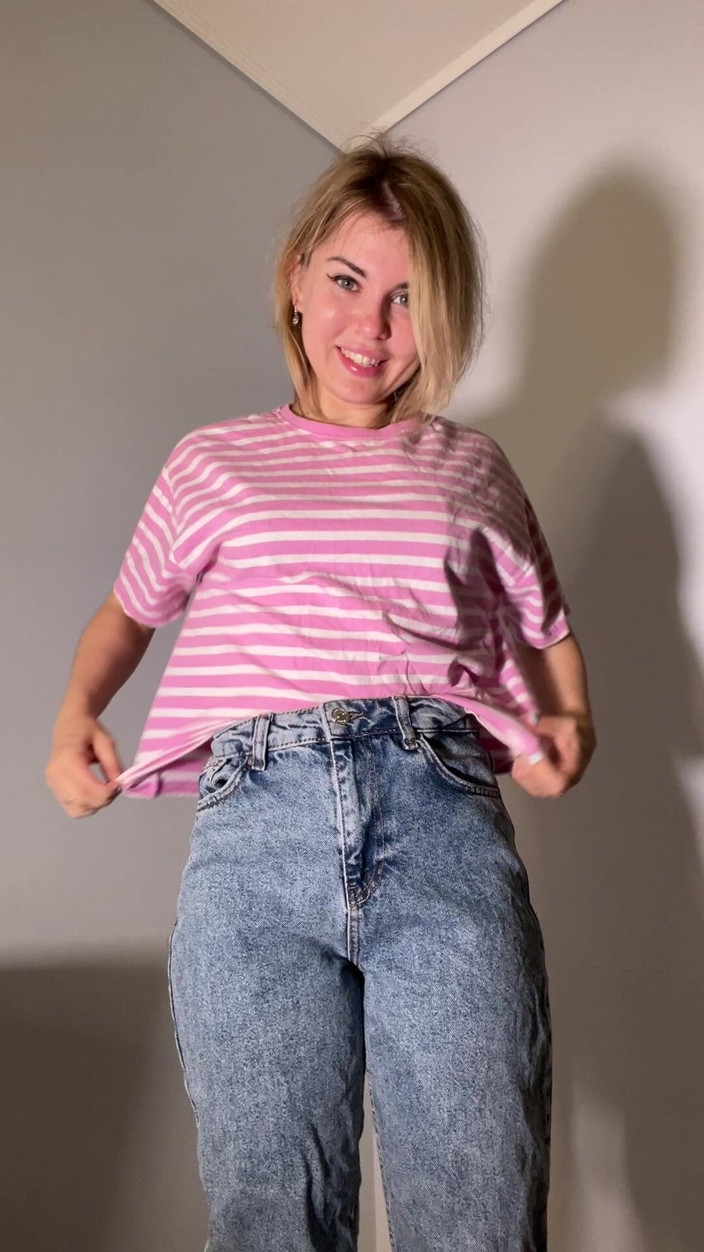 Misty Phoenix: 君はそこに座っていて、僕は君のために服を着ている