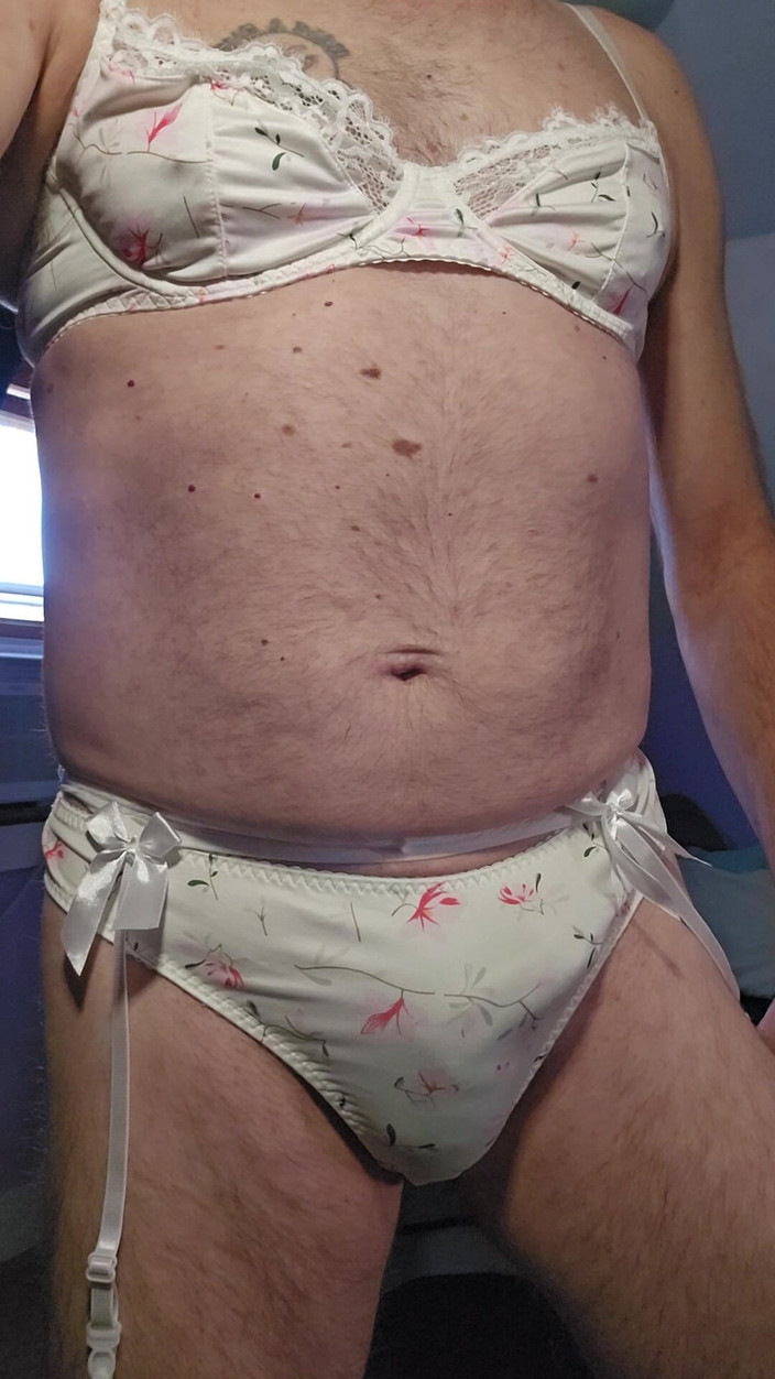 Fantasies in Lingerie: Fun dans mon soutien-gorge blanc et ma culotte
