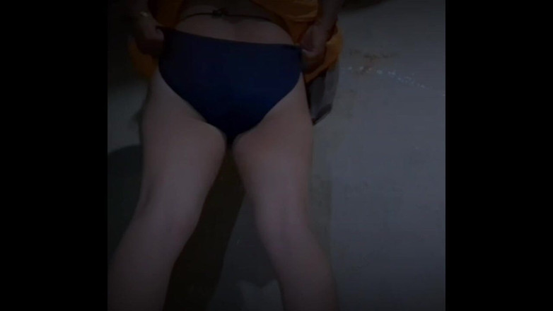 TricolorMusic3: Velmi roztomilá žhavá sexy švagrová hodně chybí svého manžela, masturbuje při vzpomínkách...