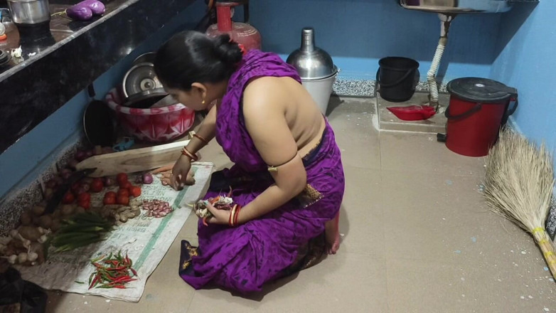 Manashmalla: Indian Housewife Hard-core Sex in Kitchen Room by Her Husband's...