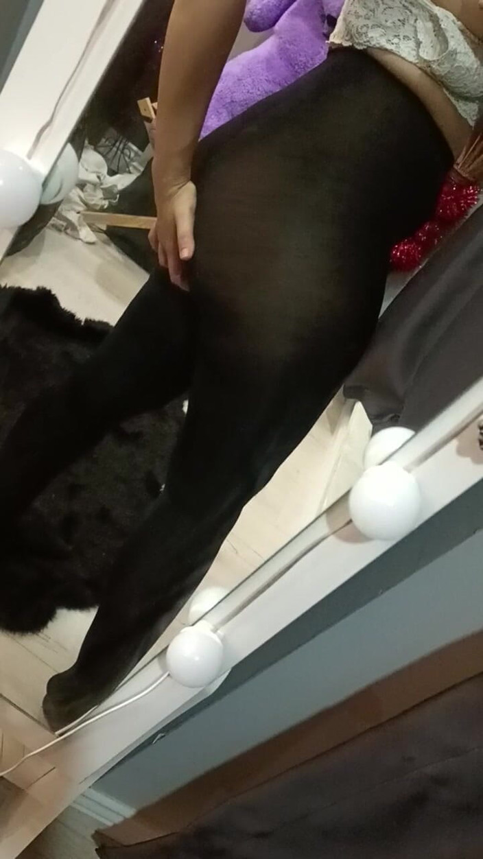 Esmer Tarcin: Fantasy Show with Panties and Stockings