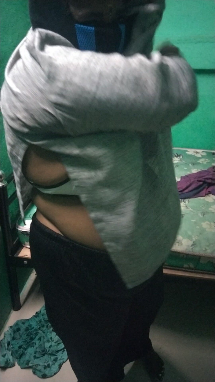 Tamil lesbian: Mặc váy làm tình nóng bỏng