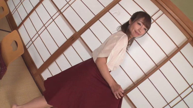 Eros721 official: Two Young Wives and Male Friends Go to Hotel for...