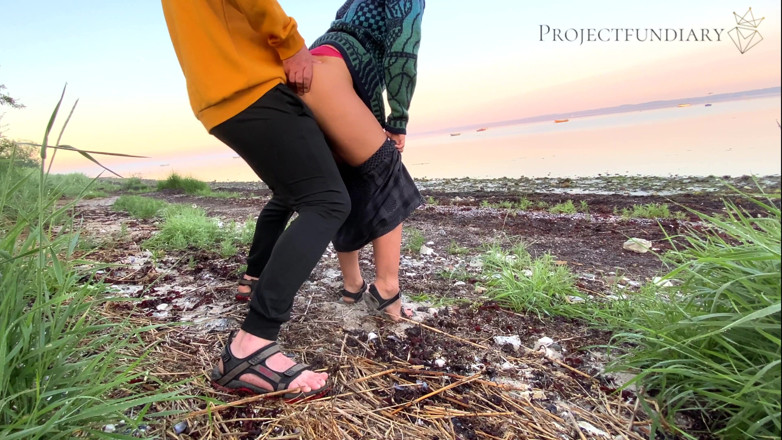 Projectsexdiary: Romantico sesso all'alba su una spiaggia