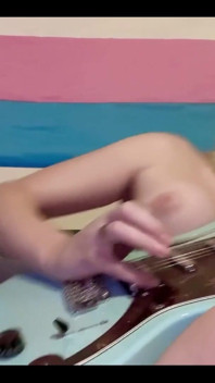 I Just Love This Friggin’ Guitar