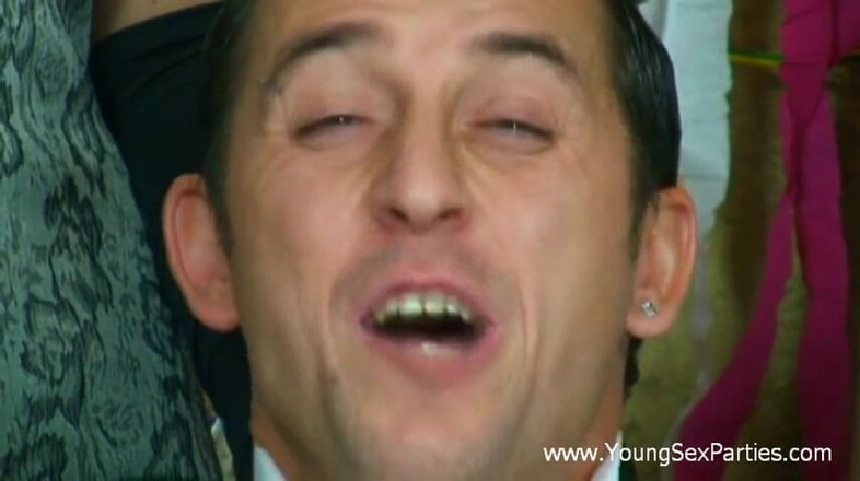Young Sex Parties: Buon cazzo di compleanno!