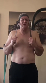 Sala de sport acasă, fumatul și masturbarea