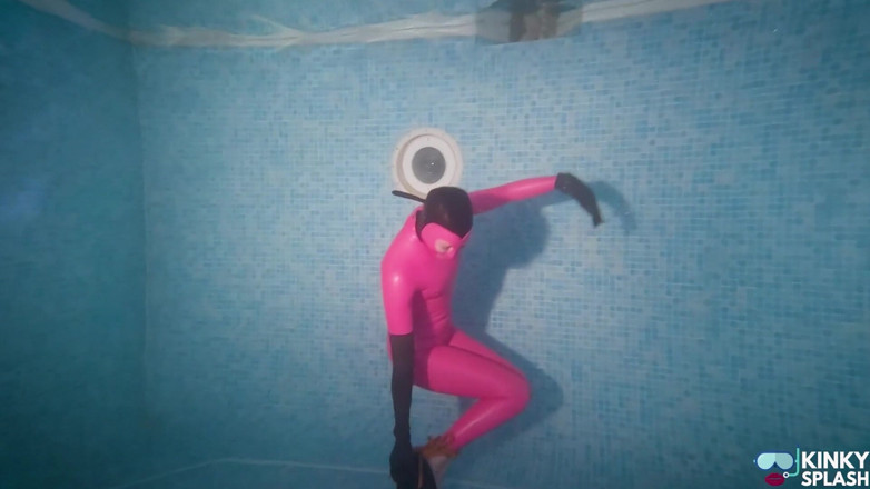 UKCuteGirl Lucy Lauren: Hooded Latex Slave Weighted Underwater Control