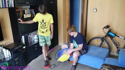 Ethan Alex: Thin, black socks blowing up balloons + footjob